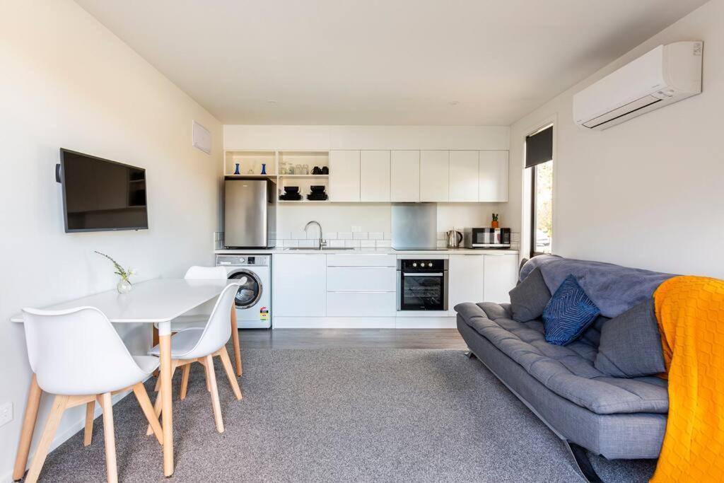 Cosy Coudret Flat Apartment Cromwell Exterior photo